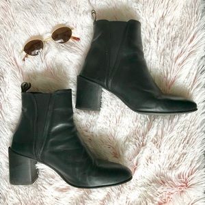 Cute black booties by Marc O’Polo